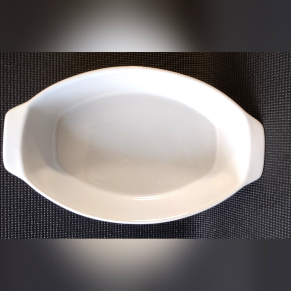 Threshold Bake Dish 2.5qts Oval